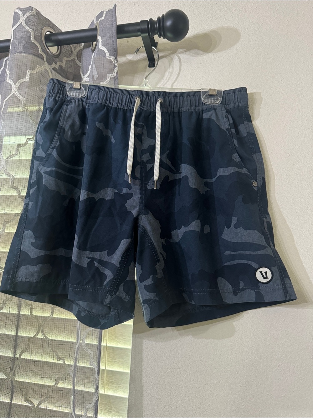 Vuori Navy Camo Shorts size Large